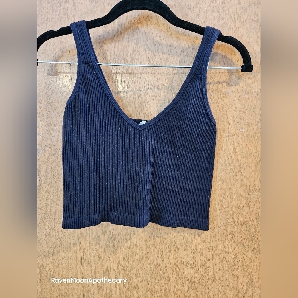 New MIx M/L Black Cropped Top